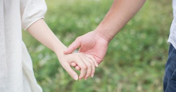 結婚指輪いつつける？