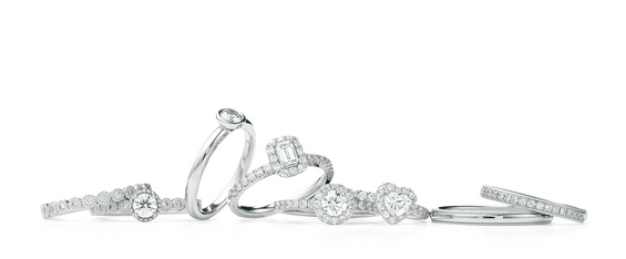 自分たちらしい婚約指輪を選ぶ